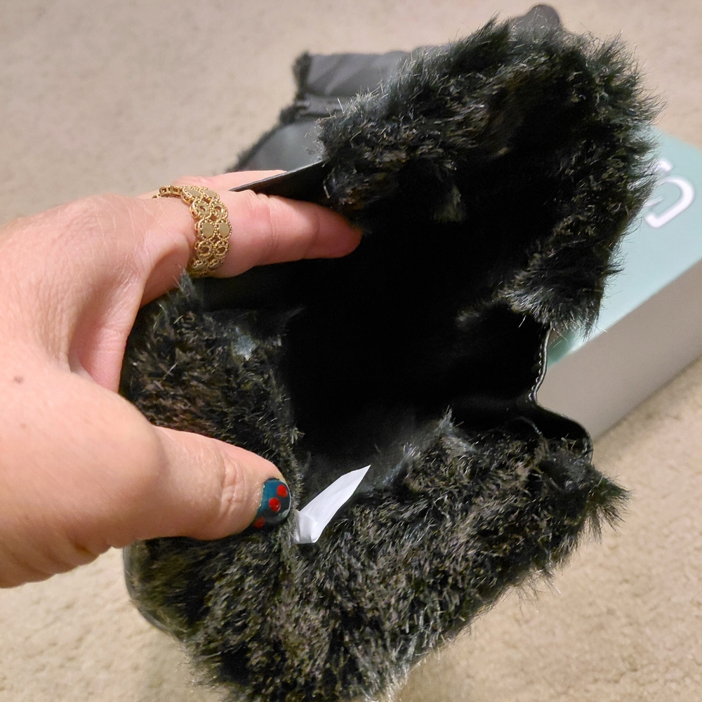 Totes Black Winter Boots with Faux Fur